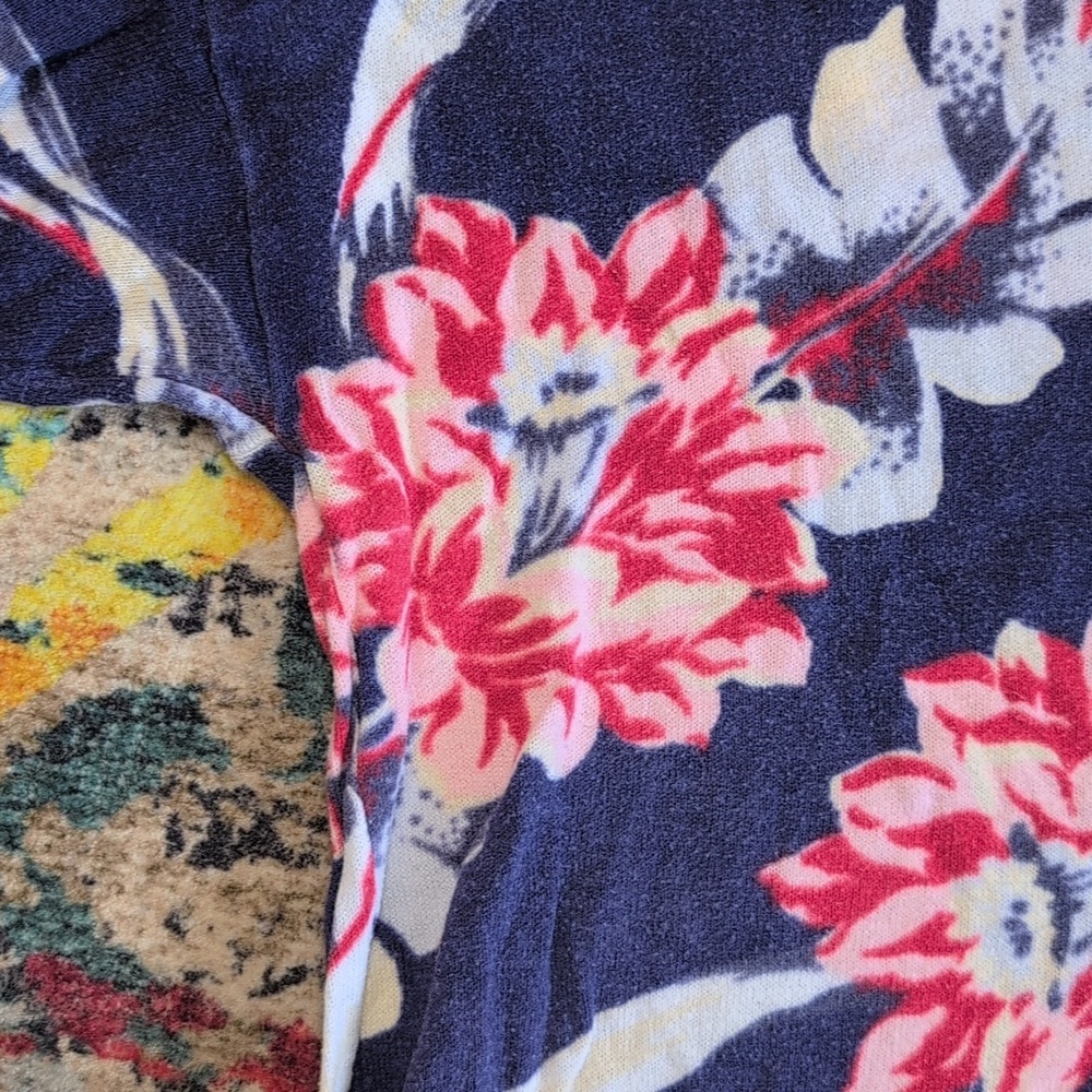 Gap Scoop Neck Long Sleeve Tee Red White Blue Floral Pattern XS - Picture 3 of 5